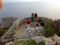 cremagliera_sul_promontorio_di_punta_giglio_con_visitatori